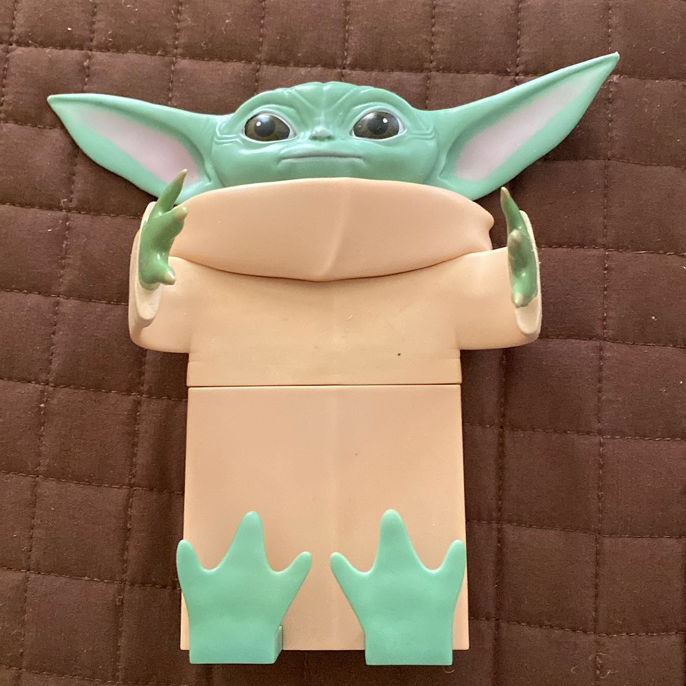 Baby Yoda phone holder